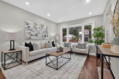 Photo 5 at 39 Rhydwen Avenue, Cliffside, Toronto