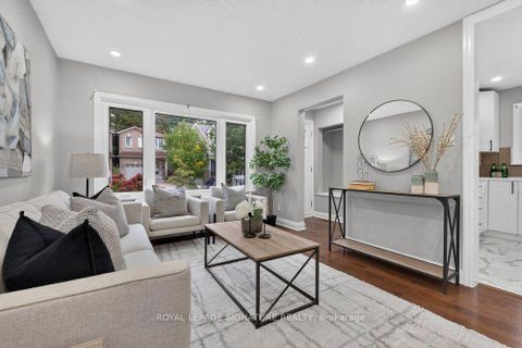 Photo 7 at 39 Rhydwen Avenue, Cliffside, Toronto
