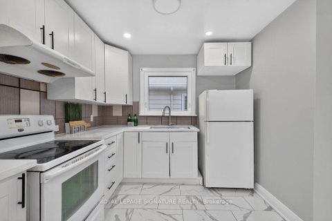 Photo 14 at 39 Rhydwen Avenue, Cliffside, Toronto