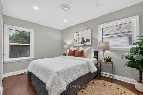 Photo 15 at 39 Rhydwen Avenue, Cliffside, Toronto