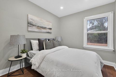 Photo 18 at 39 Rhydwen Avenue, Cliffside, Toronto