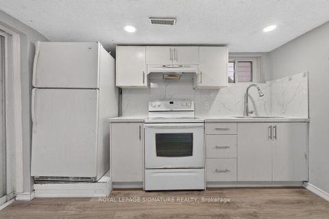 Photo 22 at 39 Rhydwen Avenue, Cliffside, Toronto