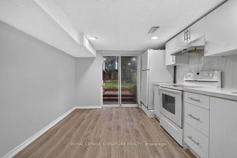 Photo 23 at 39 Rhydwen Avenue, Cliffside, Toronto