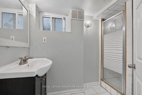Photo 27 at 39 Rhydwen Avenue, Cliffside, Toronto
