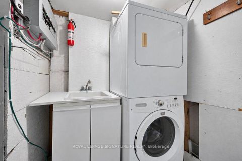 Photo 29 at 39 Rhydwen Avenue, Cliffside, Toronto