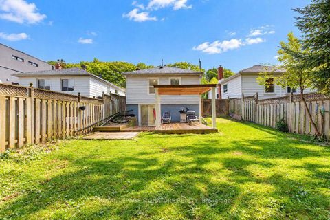 Photo 32 at 39 Rhydwen Avenue, Cliffside, Toronto