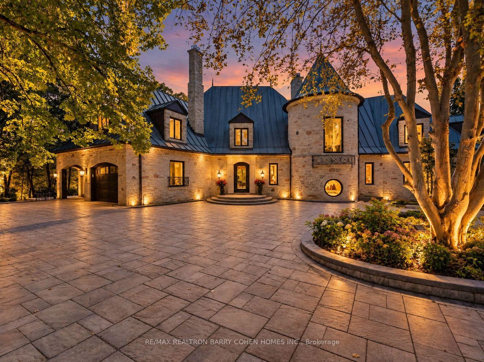 25 Tudor Gate, York Mills, Toronto 