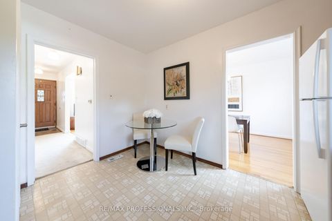 Photo 6 at 228 Eileen Avenue, Smythe, Toronto