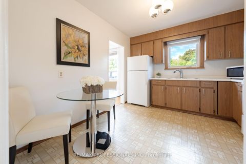 Photo 7 at 228 Eileen Avenue, Smythe, Toronto