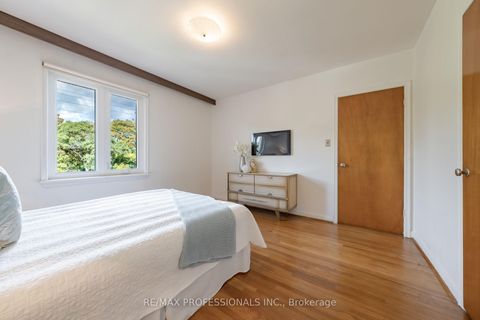 Photo 13 at 228 Eileen Avenue, Smythe, Toronto