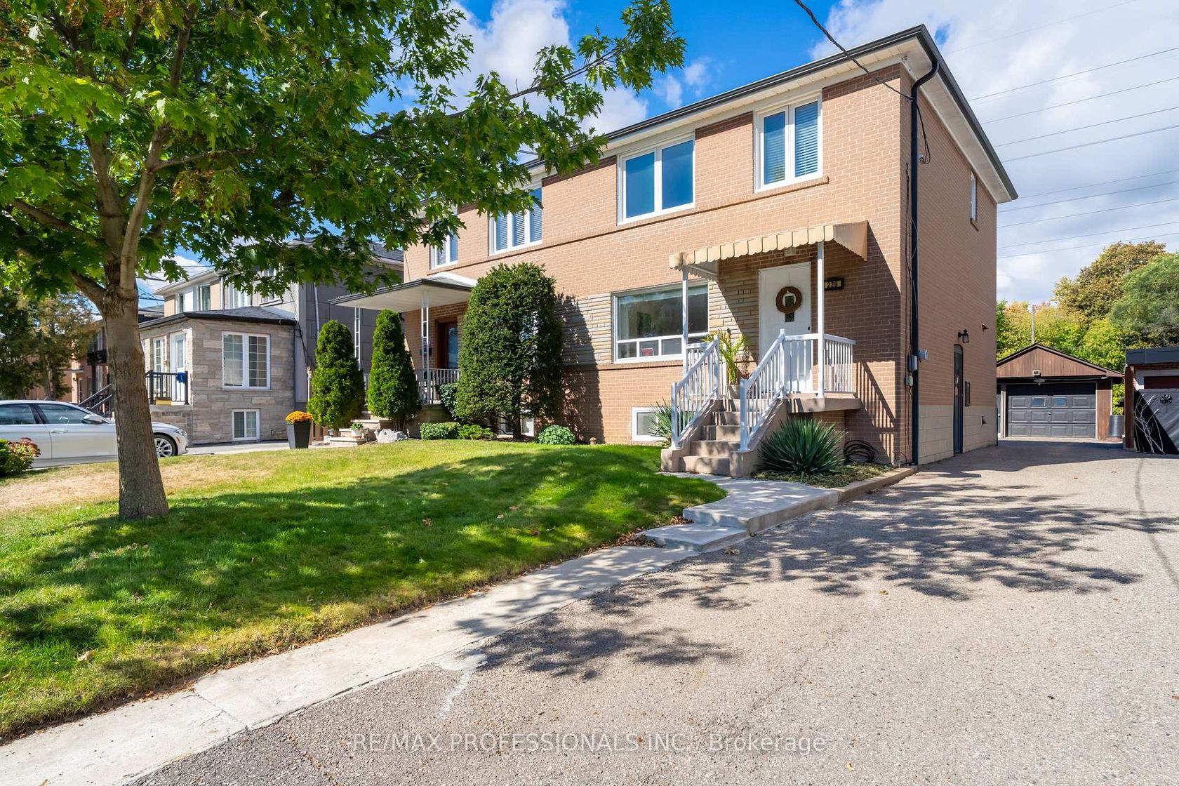 228 Eileen Avenue, Smythe, Toronto 