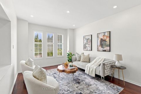 Photo 2 at 136 Rollinghill Road, Jefferson, Richmond Hill