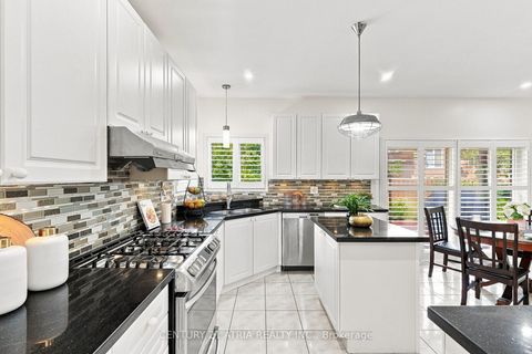 Photo 12 at 136 Rollinghill Road, Jefferson, Richmond Hill
