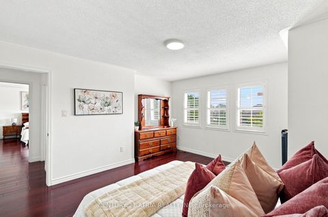 Photo 18 at 136 Rollinghill Road, Jefferson, Richmond Hill