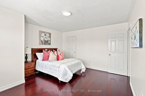 Photo 19 at 136 Rollinghill Road, Jefferson, Richmond Hill