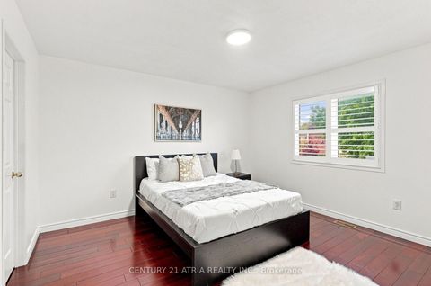 Photo 24 at 136 Rollinghill Road, Jefferson, Richmond Hill