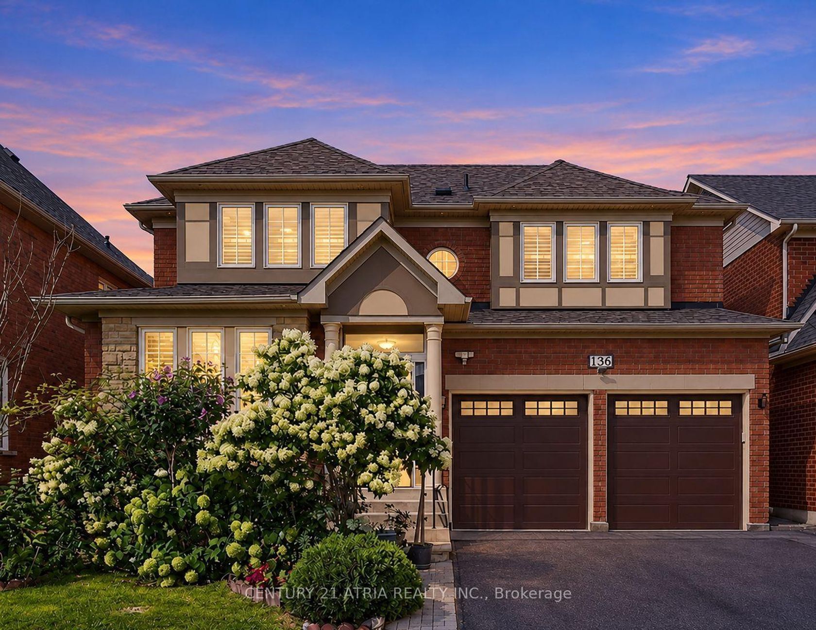136 Rollinghill Road, Jefferson, Richmond Hill photo number 2