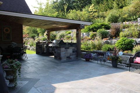 Photo 4 at 20 Aubrietia Court, Oak Ridges, Richmond Hill