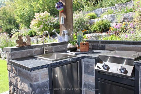 Photo 8 at 20 Aubrietia Court, Oak Ridges, Richmond Hill