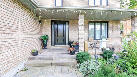 Photo 1 at 61 Barwick Drive W, West Bayfield, Barrie