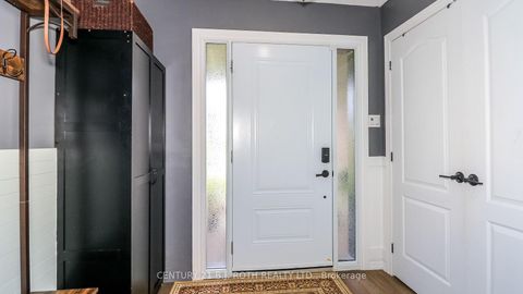Photo 2 at 61 Barwick Drive W, West Bayfield, Barrie