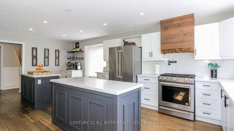 Photo 7 at 61 Barwick Drive W, West Bayfield, Barrie