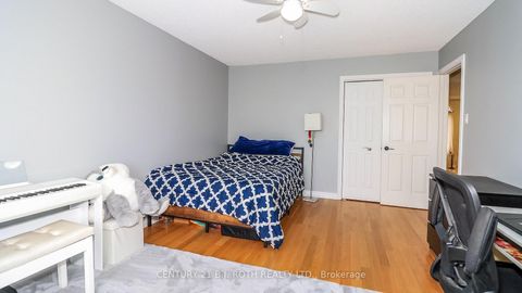 Photo 17 at 61 Barwick Drive W, West Bayfield, Barrie