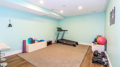 Photo 24 at 61 Barwick Drive W, West Bayfield, Barrie