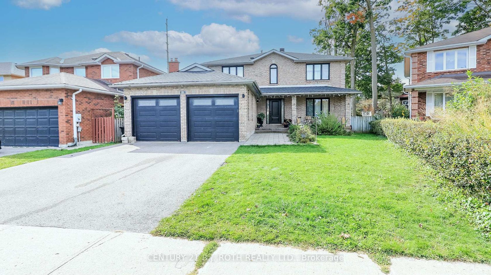 61 Barwick Drive W, West Bayfield, Barrie photo number 2
