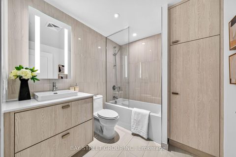 Photo 4 at 801 - 480 Front Street W, Waterfront Communities C1, Toronto