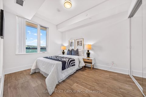 Photo 10 at 801 - 480 Front Street W, Waterfront Communities C1, Toronto