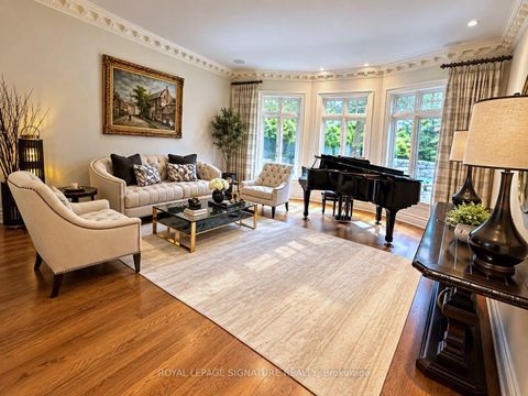 Photo 5 at 1 Oakley Place, Windfields, Toronto