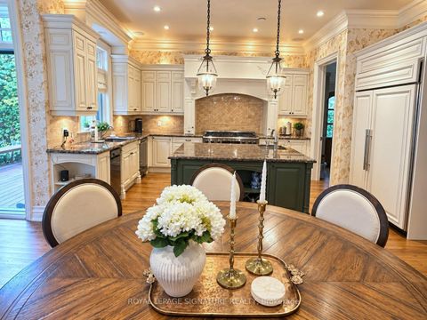 Photo 8 at 1 Oakley Place, Windfields, Toronto