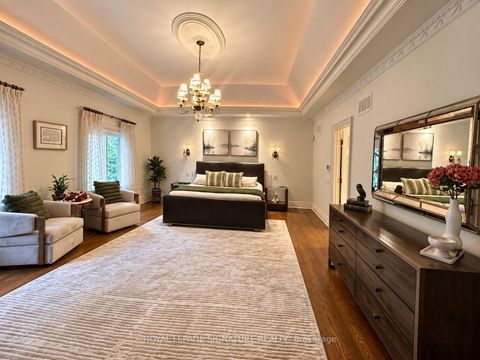 Photo 11 at 1 Oakley Place, Windfields, Toronto