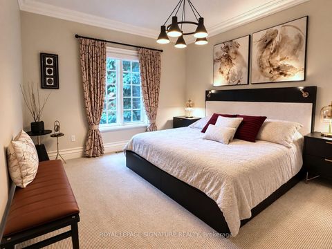 Photo 18 at 1 Oakley Place, Windfields, Toronto