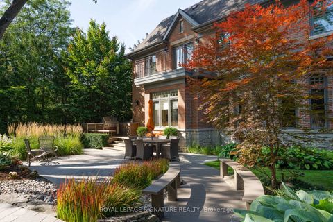 Photo 32 at 1 Oakley Place, Windfields, Toronto