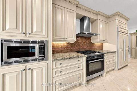 Photo 17 at 405 Athabasca Drive, Rural Vaughan, Vaughan