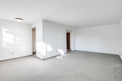 Photo 10 at 404 - 158 Crescent Road, Moore Park, Toronto