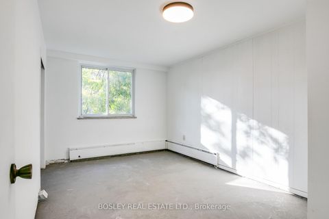 Photo 16 at 404 - 158 Crescent Road, Moore Park, Toronto