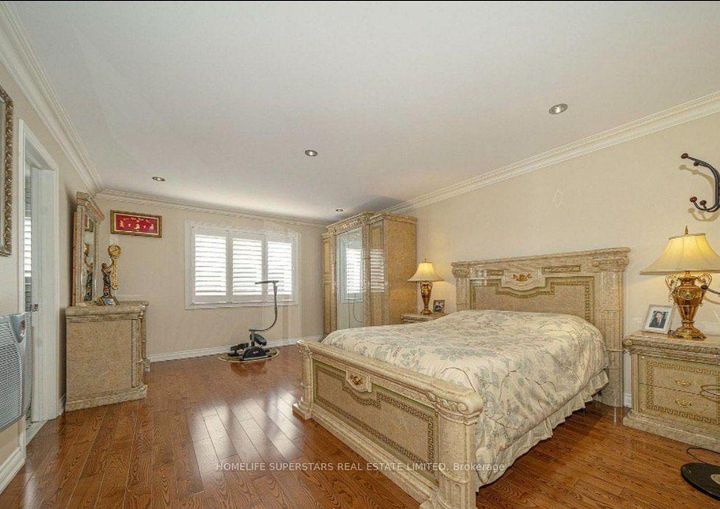 Photo 6 at 47 Davos Road W, Vellore Village, Vaughan