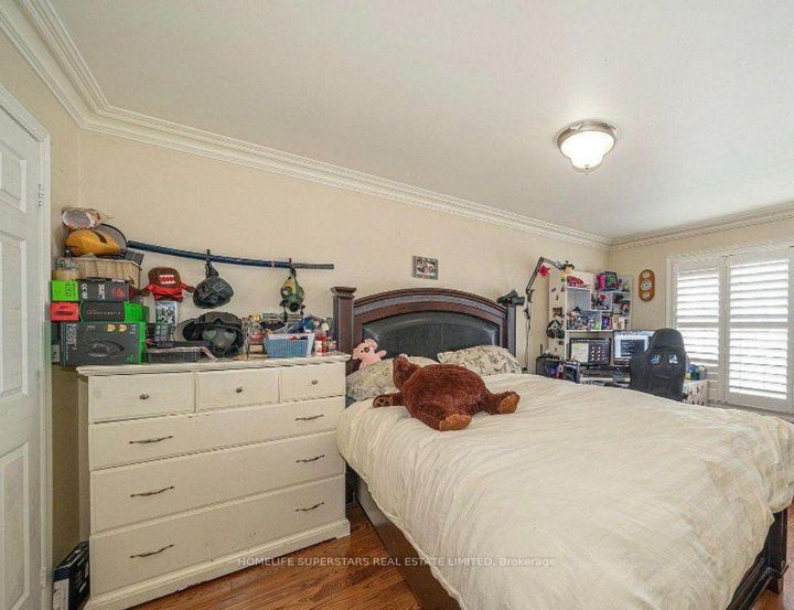 Photo 9 at 47 Davos Road W, Vellore Village, Vaughan