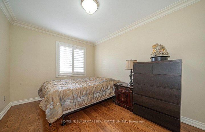 Photo 10 at 47 Davos Road W, Vellore Village, Vaughan