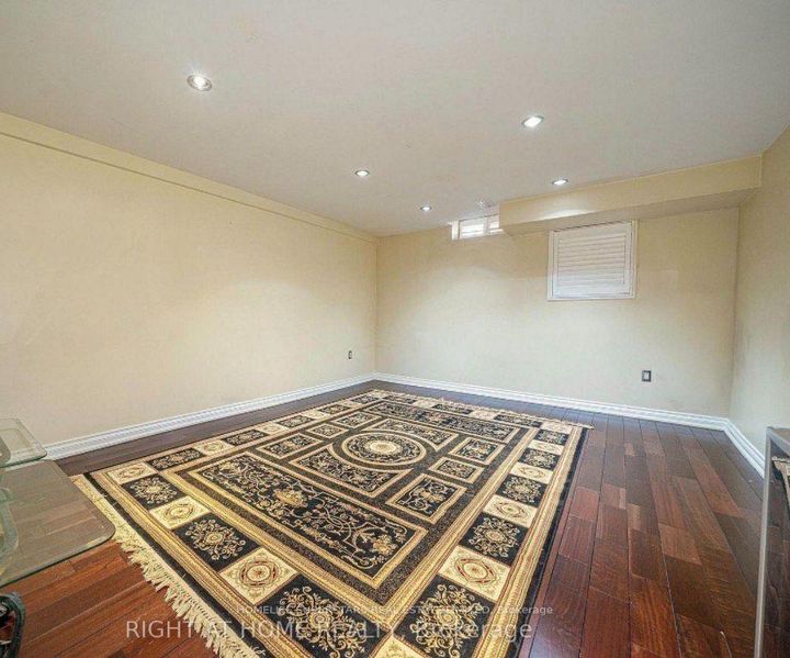 Photo 12 at 47 Davos Road W, Vellore Village, Vaughan