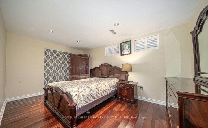 Photo 13 at 47 Davos Road W, Vellore Village, Vaughan