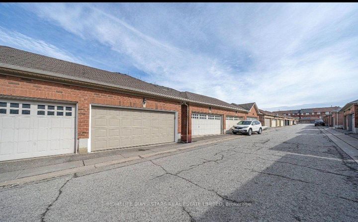 Photo 17 at 47 Davos Road W, Vellore Village, Vaughan