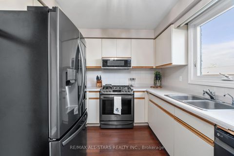 Photo 10 at 222 Biscayne Boulevard, Keswick South, Georgina
