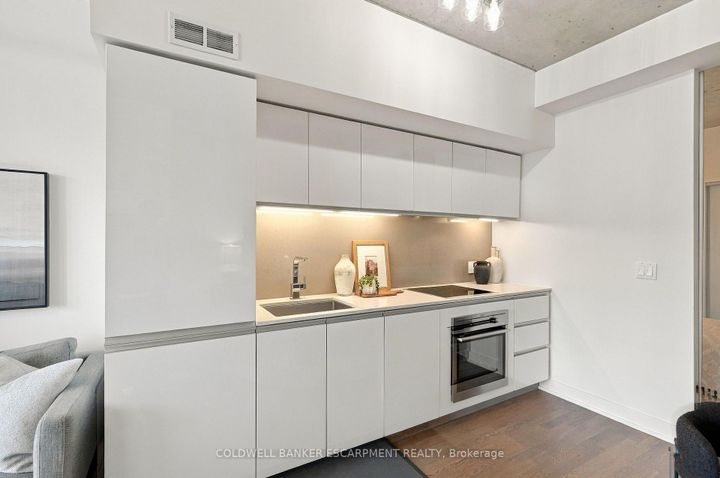 Photo 11 at 628 - 20 Minowan Miikan Lane, Little Portugal, Toronto