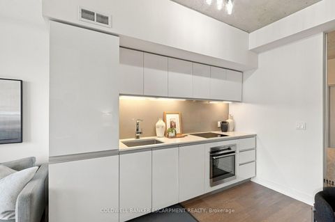 Photo 11 at 628 - 20 Minowan Miikan Lane, Little Portugal, Toronto