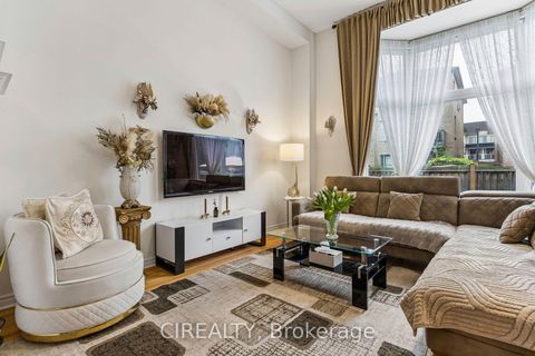 Photo 8 at 289 Chatfield Drive, Vellore Village, Vaughan