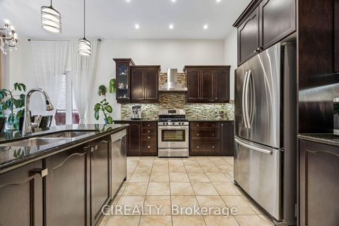 Photo 11 at 289 Chatfield Drive, Vellore Village, Vaughan